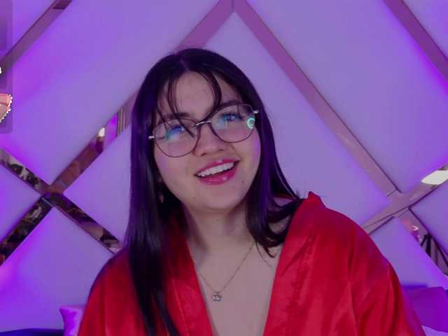 VioletGrey live cam on BongaCams