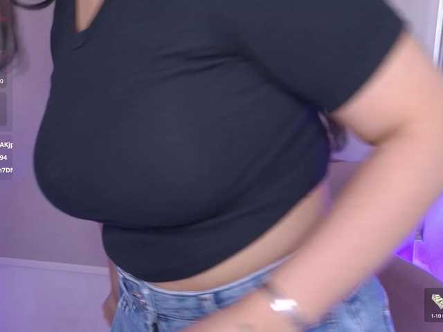 VioletGrey live cam on BongaCams