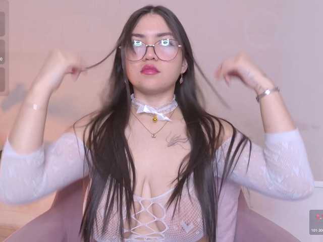 VioletGrey live cam on BongaCams