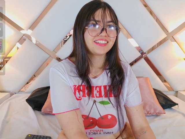 VioletGrey live cam on BongaCams