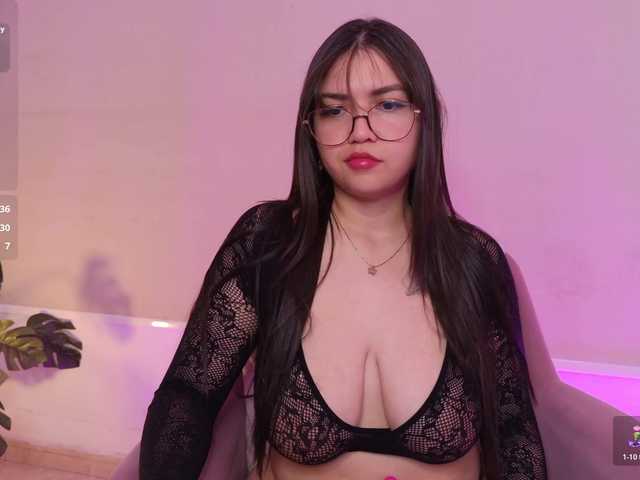 VioletGrey live cam on BongaCams