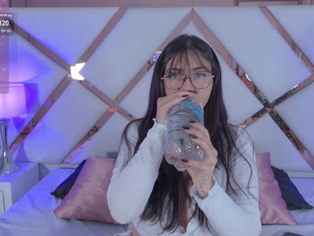 VioletGrey live cam on BongaCams