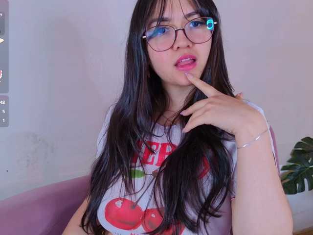 VioletGrey live cam on BongaCams
