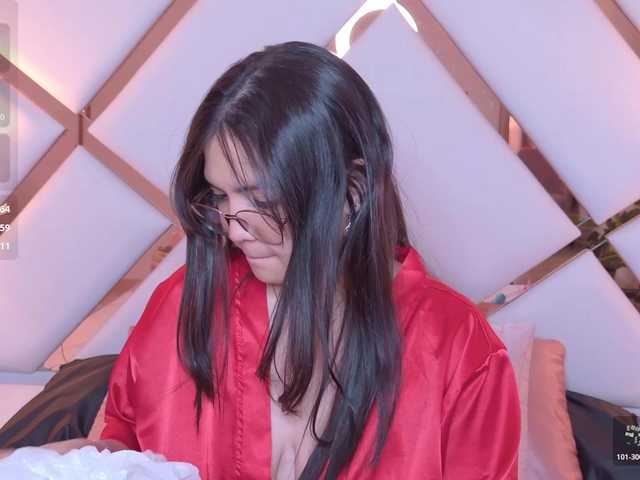 VioletGrey live cam on BongaCams