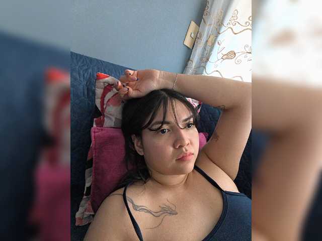 VioletGrey live cam on BongaCams