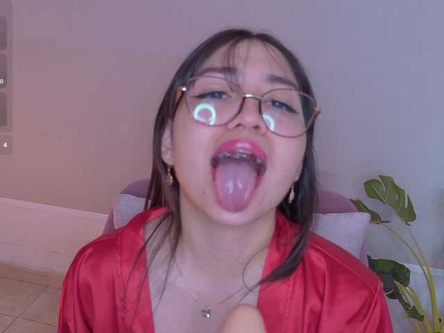 VioletGrey live cam on BongaCams