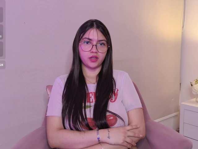 VioletGrey live cam on BongaCams