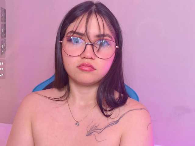 VioletGrey live cam on BongaCams