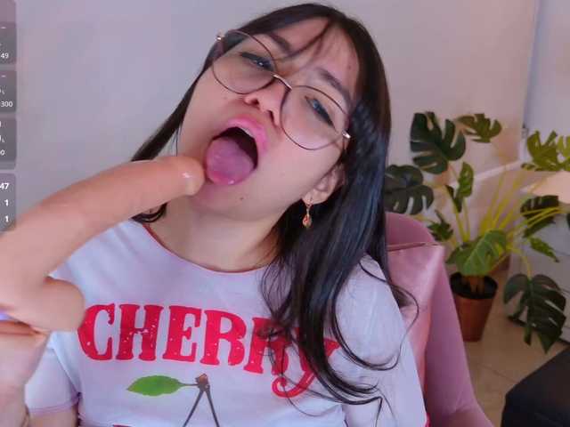 VioletGrey live cam on BongaCams