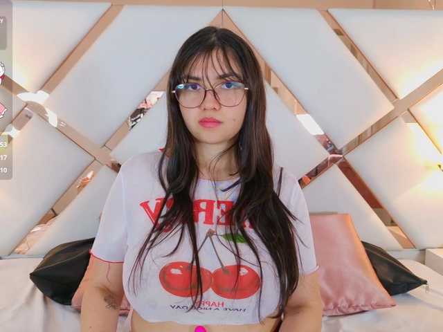 VioletGrey live cam on BongaCams
