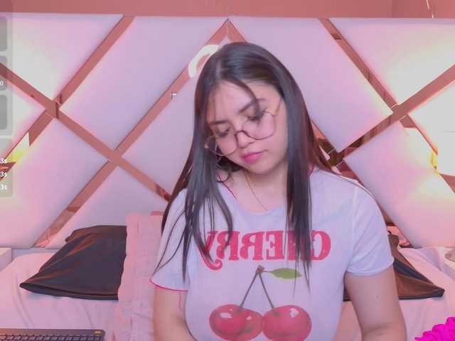 VioletGrey live cam on BongaCams