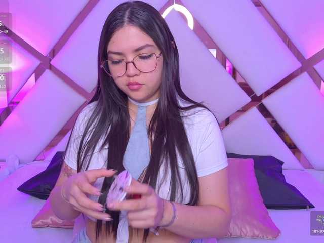 VioletGrey live cam on BongaCams