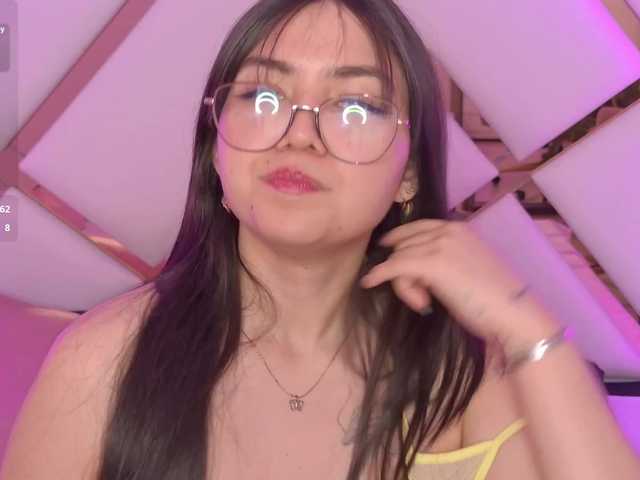 VioletGrey live cam on BongaCams