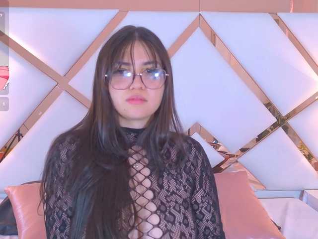 VioletGrey live cam on BongaCams