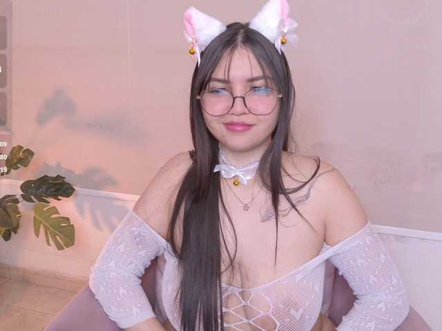 VioletGrey live cam on BongaCams