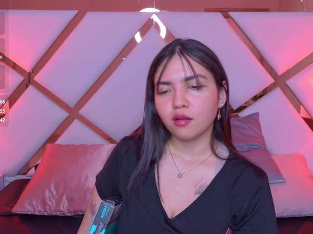 VioletGrey live cam on BongaCams