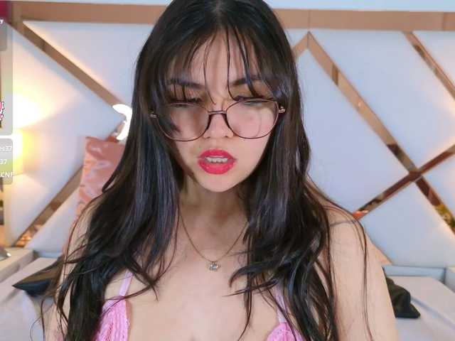 VioletGrey live cam on BongaCams