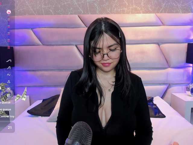VioletGrey live cam on BongaCams