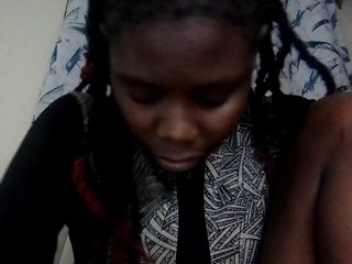 Queenbeea's Live Webcam