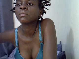 Queenbeea's Live Webcam