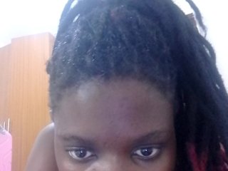 Queenbeea's Live Webcam