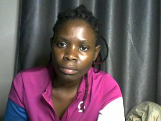Queenbeea's Live Webcam