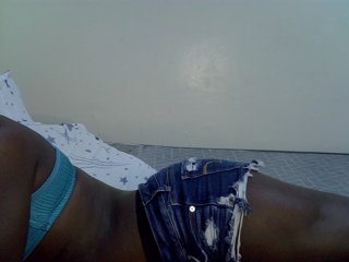 Queenbeea's Live Webcam