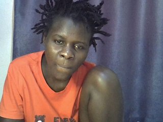 Queenbeea's Live Webcam