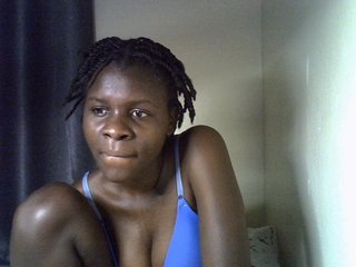 Queenbeea's Live Webcam