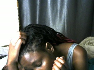 Queenbeea's Live Webcam