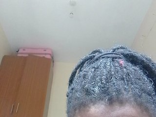 Queenbeea's Live Webcam