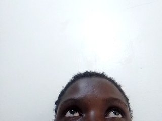 Queenbeea's Live Webcam