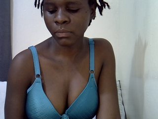Queenbeea's Live Webcam