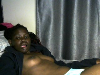 Queenbeea's Live Webcam