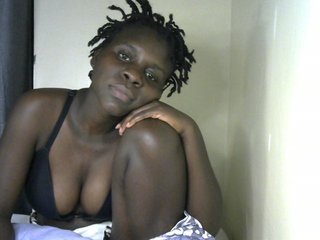 Queenbeea's Live Webcam
