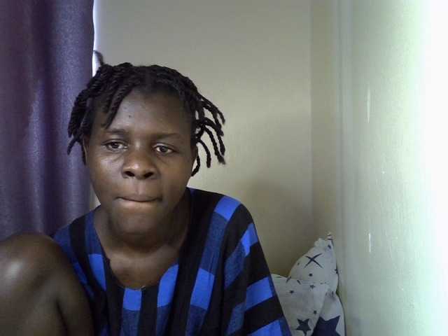 Queenbeea live webcam show