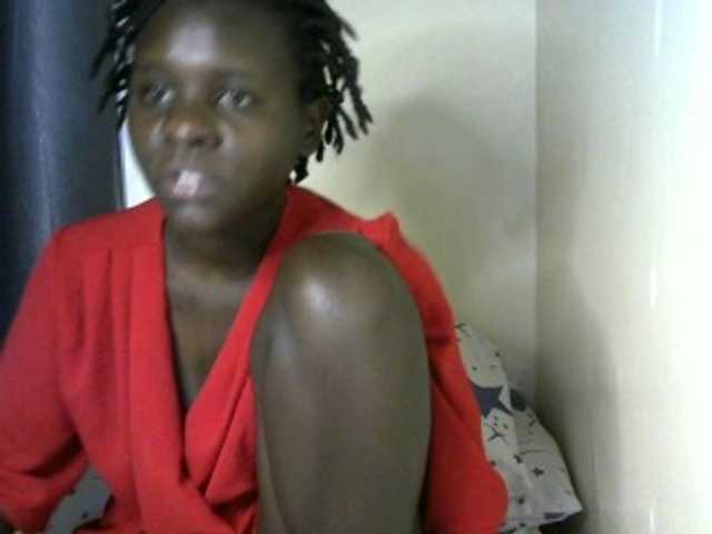 Queenbeea live cam on BongaCams