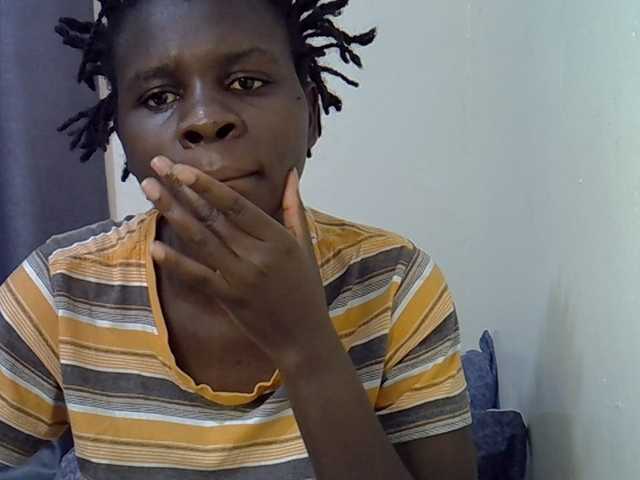 Queenbeea Cam en directo en BongaCams