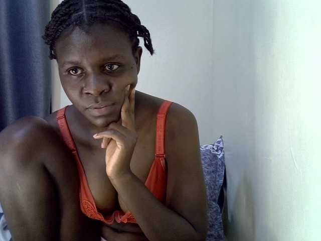 Queenbeea live webcam show