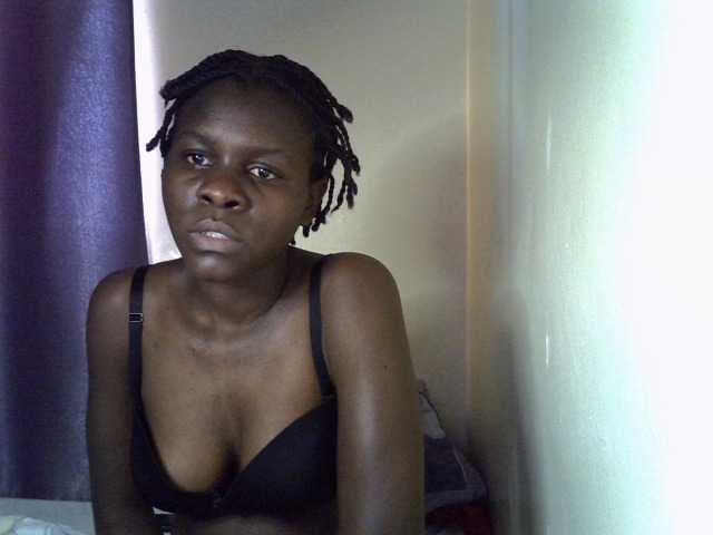Queenbeea live webcam show