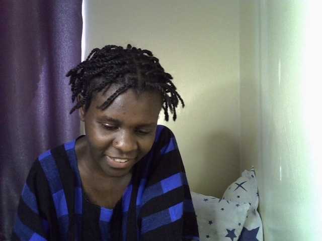 Queenbeea live webcam show