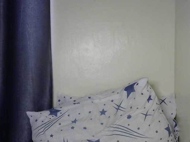 Queenbeea live cam on BongaCams
