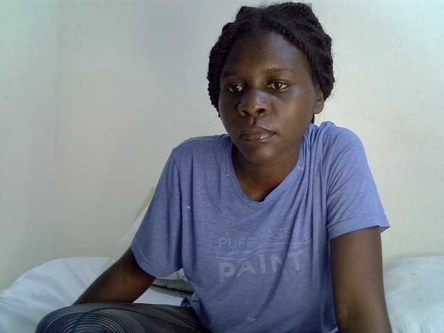 Queenbeea live cam on BongaCams