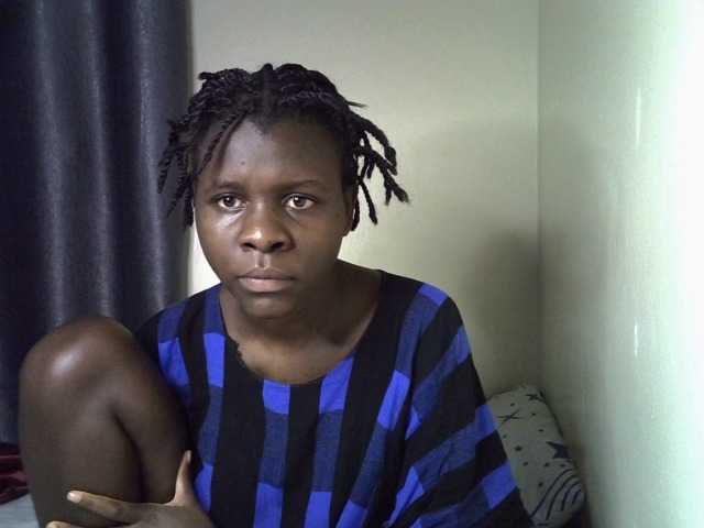 Queenbeea live webcam show
