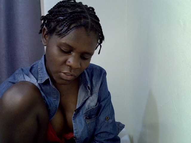 Queenbeea live webcam show
