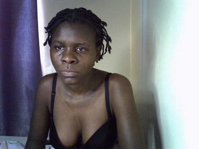 Queenbeea live webcam show