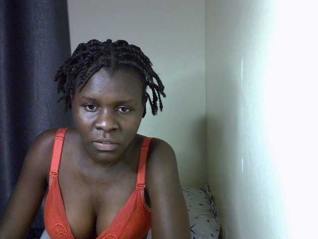 Queenbeea live webcam show