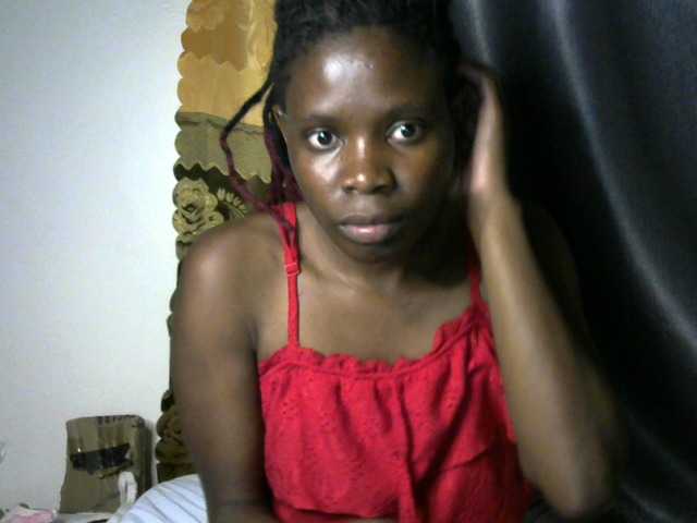 Queenbeea live cam on BongaCams