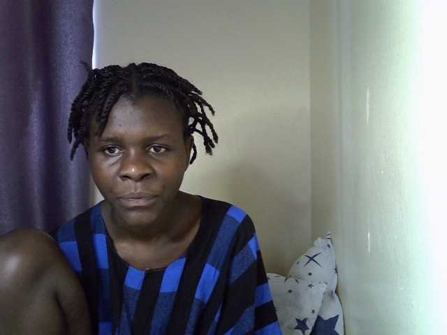 Queenbeea live webcam show