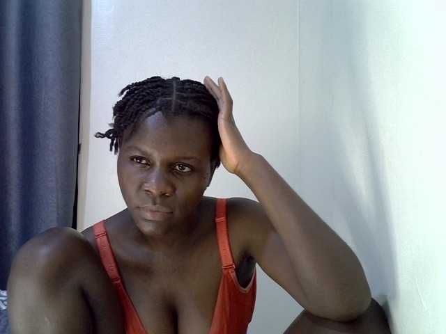 Queenbeea live webcam show